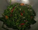 Foto langkah ke 5 dari resep Tumis genjer.