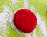 A picture of step 1 of Two-style fondant rose.