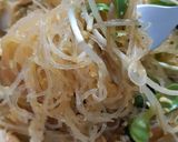 รูปขั้นตอนการทำที่ 3 ของ "สุกี้ทะเลแห้งต้นอ่อนทานตะวัน" 🦐🦑🌻😋