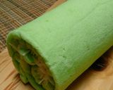 Foto langkah ke 8 dari resep Swiss Roll Pandan Keju #pr_adakejunya.