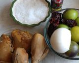 A picture of step 1 of Chicken in Pasilla Chile Sauce.