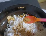 A picture of step 5 of Pumpkin Flowers Fried Rice.