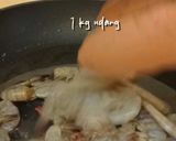 Foto langkah ke 2 dari resep Udang Saus Padang Kids Friendly.