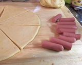 Virslis-szezámos kifli recept fázis 2 fotója