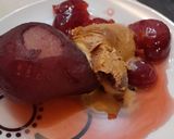 Foto del paso 3 de la receta: Postre a tres temperaturas. Peras al vino tinto, ciruelas en almíbar de aperol y helado