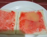 Foto langkah ke 1 dari resep Roti Bakar Strawberry Teflon.