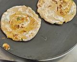 A picture of step 3 of Aloo paratha.