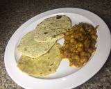 A picture of step 4 of Curried chickpeas.