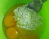 Foto langkah ke 2 dari resep Pork Egg Roll (Non Halal).