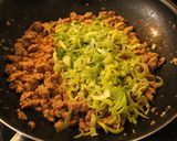 Foto del paso 7 de la receta: Pimientos re-llenos y tomates ajeados
