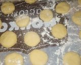 Foto langkah ke 3 dari resep Donat simpel tanpa kentang.