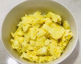 Foto langkah ke 3 dari resep Tumis tomat dan telur.