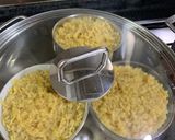 A picture of step 4 of Nasi Tim Ayam (chicken steam rice).