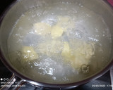 Foto del paso 1 de la receta: Crema de brócoli y patatas con sal de pistachos y nueces