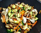 Foto del paso 2 de la receta: Yakisoba de pollo