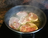 Foto del paso 2 de la receta: Filete de cordero con salsa al romero con puré de patata