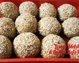 A picture of step 5 of Til Ladoo.