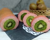 Foto langkah ke 11 dari resep Bolu Gulung Buah Naga + Kiwi *gluten-free & dairy-free.