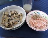 Foto del passaggio 2 della ricetta Riso Venere con Vongole e Gamberetti