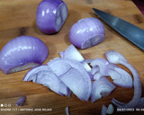 Foto del paso 2 de la receta: Tortilla de berenjenas, calabacín y cebolla