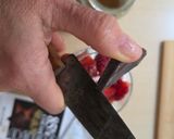 Foto del paso 5 de la receta: Copa de yogur de leche de búfala con frutillas, chocolate rallado y ♥️ de mantequilla de almendras 🍂
