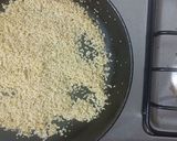 A picture of step 4 of Quinoa Farofa.
