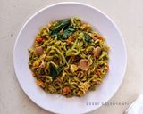 Foto langkah ke 7 dari resep Mie Home (Bayam Brazil) Goreng.