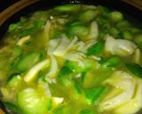 Foto langkah ke 5 dari resep Tumis Kisik Jamur berkuah.
