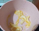 Foto langkah ke 3 dari resep Telur Dalam Saus Keju.