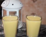 A picture of step 3 of Mango milk shake.