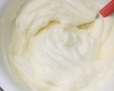 Foto del paso 2 de la receta: PIONONO CON MUCHA CREMA CHANTILLY, FRUTILLAS Y ARANDANOS🫔🍓🫐🫔🫐🍓🫔🍓🫐