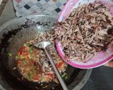 Foto langkah ke 3 dari resep 16. Tumis Tongkol Asap Pedas Manis.