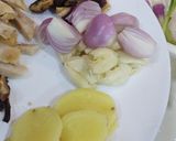 A picture of step 2 of Ginger and Scallion Braised Grass Carp Belly.