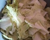 Foto langkah ke 1 dari resep Kuah Bening Sawi Putih.