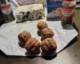 Foto del passaggio 1 della ricetta Pasta Roquefort (gorgonzola o formaggi simili) e noci: nel mio caso gli spaghettoni
