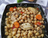 Foto del paso 7 de la receta: Guiso de garbanzos con pollo en olla exprés