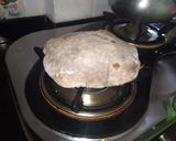A picture of step 5 of Ragi phulka.