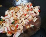 Foto langkah ke 3 dari resep Cumi saus tiram.