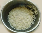 A picture of step 3 of Rice with coconut and radish.