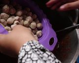 Foto langkah ke 6 dari resep Pentol Bakso Pete Mercon, Cocok Untuk Pecinta Pedas.