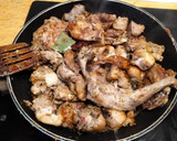 Foto del paso 4 de la receta: Conejo al ajillo