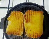 Foto langkah ke 4 dari resep Roti bakar biskuit gurih mix keju.