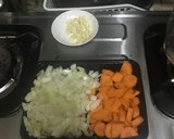 A picture of step 1 of Carrot and onion soup.