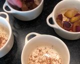 Une image de l'étape 1 de Crumble aux prunes et amandes.