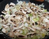 Foto del paso 3 de la receta: Tortilla de puerros y champiñones