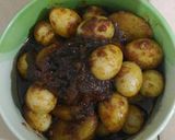 Foto langkah ke 6 dari resep Rendang Telur Puyuh & Kentang Praktis.