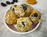 A picture of step 6 of Dry khajoor and raisins ladoo (sugar free).
