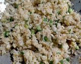 รูปขั้นตอนการทำที่ 4 ของ ข้าวผัดไข่กระเทียม เมนูข้าวกล่อง