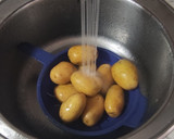 Foto del paso 2 de la receta: Patatas asadas rellenas de carne picada. 🥔🐮