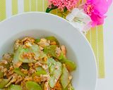 รูปขั้นตอนการทำที่ 3 ของ "ฟักแม้วผัดไข่" 🥚🍳😋Stir Fired Chayote with Egg
